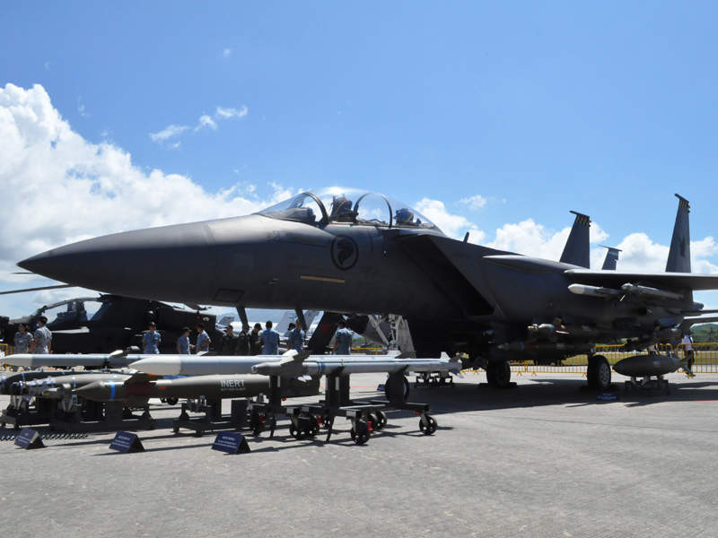 Đây được coi là loại chiến đấu cơ hiện đại nhất trong biên chế của Không quân Singapore hiện tại và cũng được coi là loại máy bay chiến đấu hiện đại bậc nhất Đông Nam Á hiện nay. Nó vượt xa các loại chiến đấu cơ Su-30 khác đang được nhiều nước Đông Nam Á sử dụng. Nguồn ảnh: Aviation.