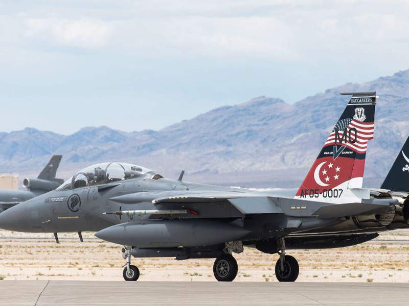 Phiên bản tiêm kích F-15SG của Singpore ban đầu là bản F-15E, sau đó được Mỹ cải biên thành chiến đấu cơ F-15 với mã đuôi SG (viết tắt của Singapore) và chỉ được xuất khẩu cho quốc gia nhỏ bé ở Đông Nam Á này. Nguồn ảnh: Aviation.