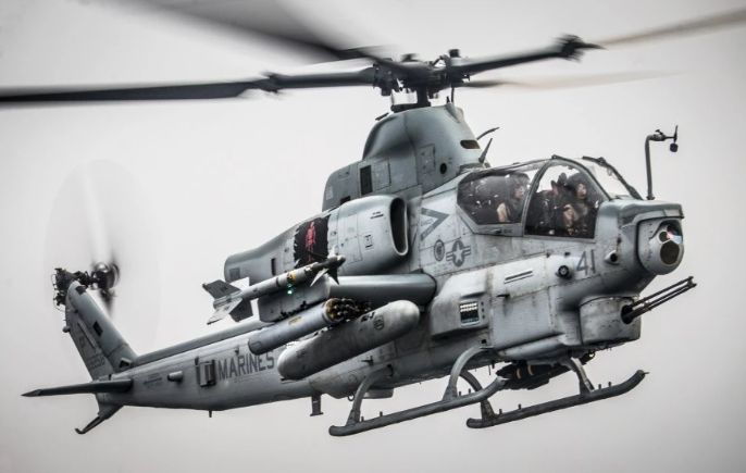 Ngoài các loại vũ khí hiện đại này, tàu đổ bộ tấn công USS Boxer với độ giãn nước lên tới 40.000 tấn và có khả năng hoạt động như tàu sân bay còn có thể triển khai theo được hàng nghìn lính Thuỷ quân Lục chiến cùng với đầy đủ trang thiết bị bất cứ lúc nào có yêu cầu. Nguồn ảnh: QQ.