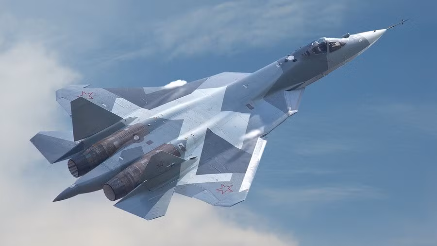 Phiên bản xuất khẩu của Su-57 sẽ được mang định danh là Su-57E dự kiến sẽ ra mắt vào tháng 11 năm nay, sớm hơn nhiều so với dự đoán và kế hoạch ban đầu được Nga công bố trước đây. Nguồn ảnh: Forces.