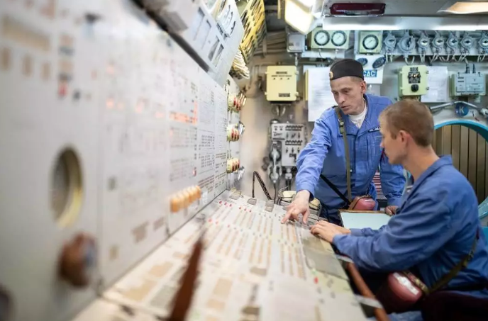 Các tàu ngầm Typhoon có biên chế thuỷ thủ đoàn tối đa chỉ 160 người - ít hơn nhiều so với các loại tàu ngầm kích thước lớn ra đời cùng thời. Nguồn ảnh: QQ.