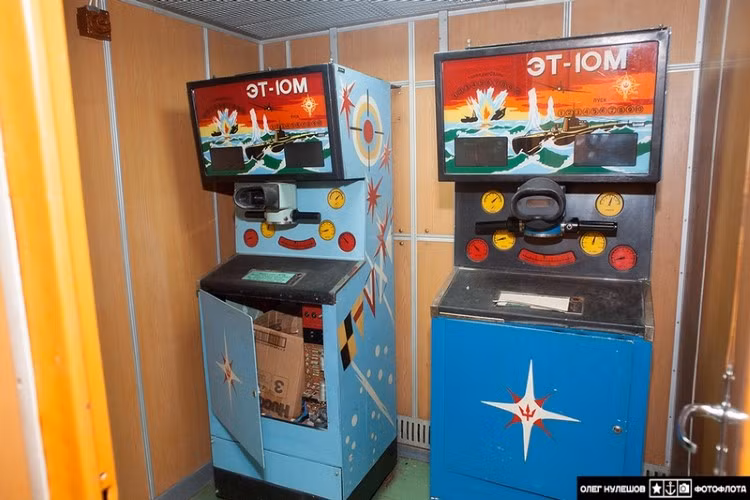 Không thể thiếu được đó là các máy chơi game giúp thành viên thuỷ thủ đoàn và sĩ quan chỉ huy giảm bớt căng thẳng sau mỗi ca trực kéo dài 12 tiếng một ngày. Nguồn ảnh: QQ.