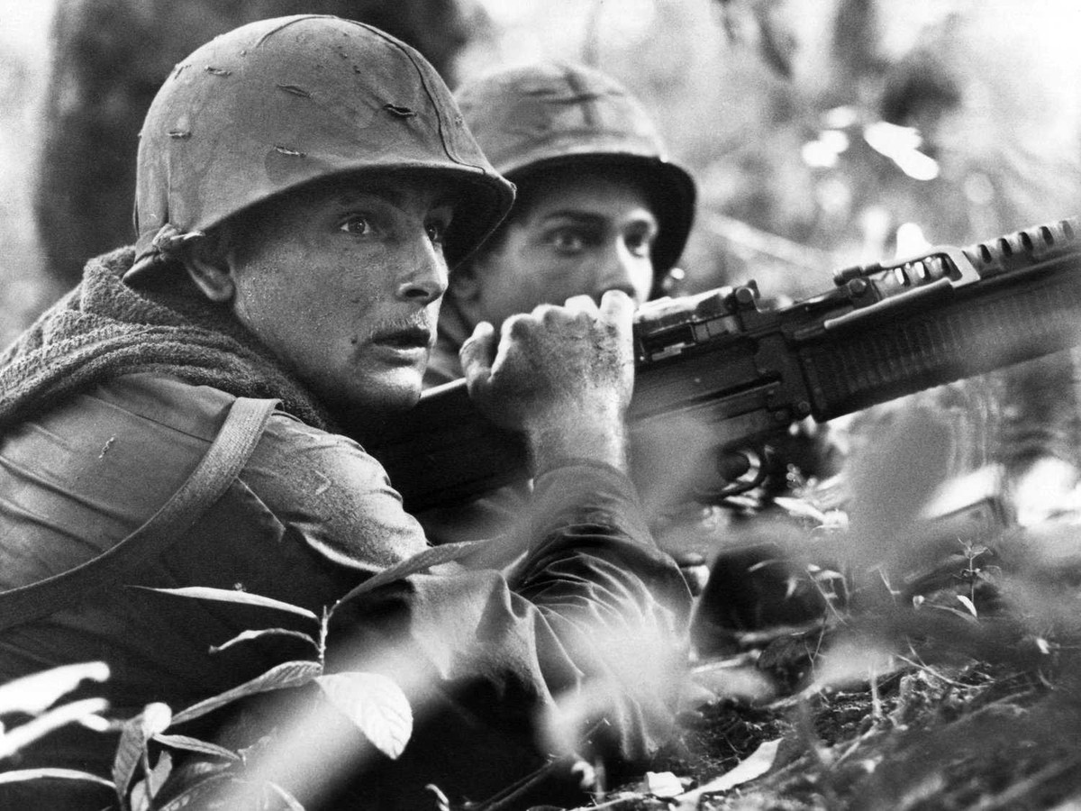 Sở dĩ có điều đó là do lối đánh khó chịu của quân giải phóng khiến binh lính Mỹ luôn phải căng thẳng bất kể ngoài đêm. Ngoài ra, những cuộc thảm sát hay nhưng pha bắn nhầm người dân vô tội cũng đã khiến binh lính Mỹ bị sang chấn tâm lý nặng nề. Nguồn ảnh: VWM.