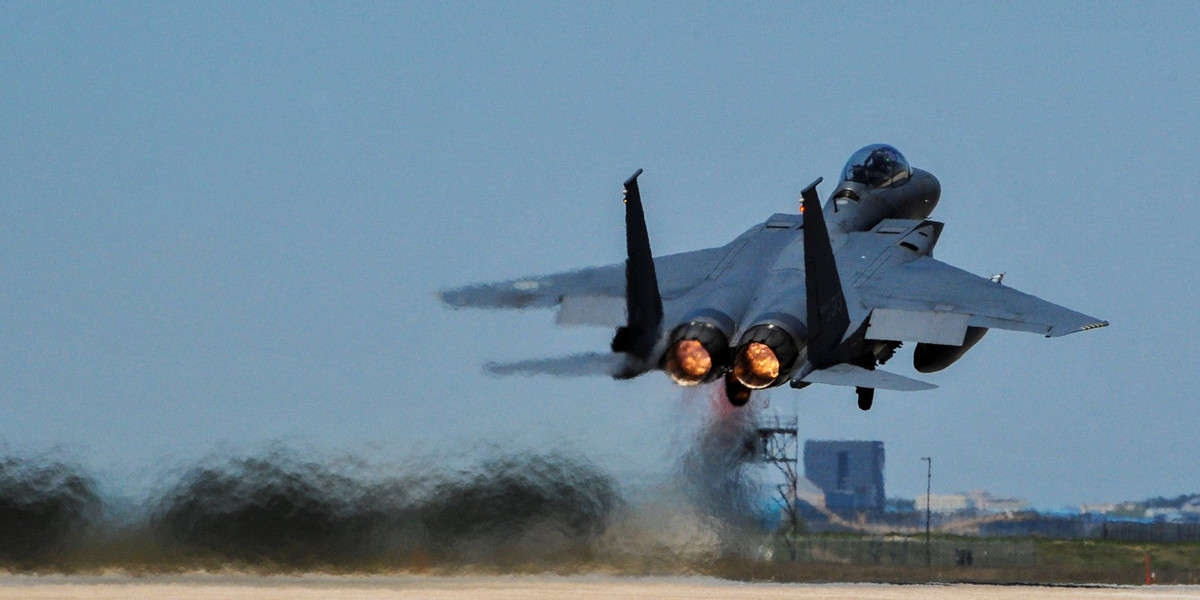 Truyền thông Hàn Quốc vừa đưa ra những bằng chứng xác đáng để khẳng định Triều Tiên đã dựng lên những mô hình tương tự như máy bay F-15K của nước này để... tập ném bom. Nguồn ảnh: Chosul.