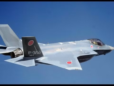 Dự chi cho ngân sách quốc phòng năm 2020, Nhật Bản sẽ chi khoảng 1.08 tỷ USD để mua 9 chiến đấu cơ tàng hình thế hệ năm loại F-35, trong đó có 6 chiếc phiên bản F-35B và ba chiếc phiên bản thường. Nguồn ảnh: F35.