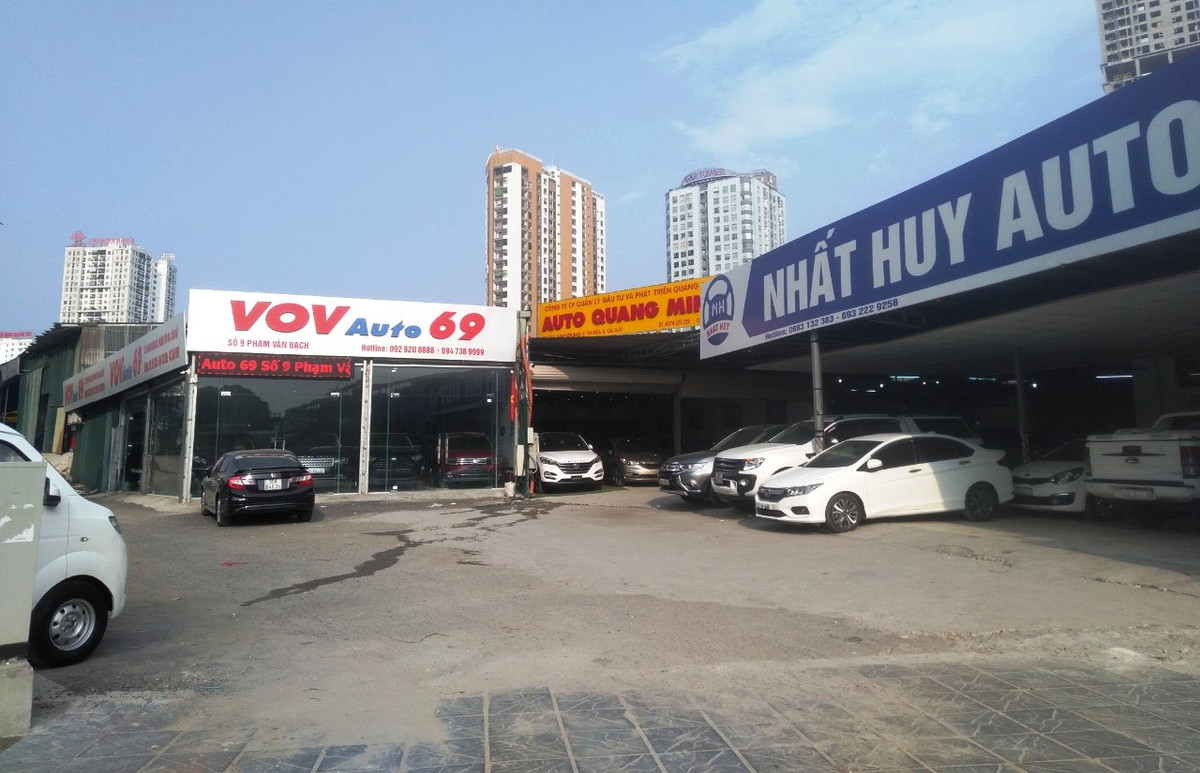 Tuy nhiên, cho đến nay (ngày 9/8/2020), theo quan sát của PV Kiến Thức, bãi trông giữ xe "khủng" trái phép ở nơi đây vẫn ngang nhiên hoạt động như không có chuyện gì xảy ra.