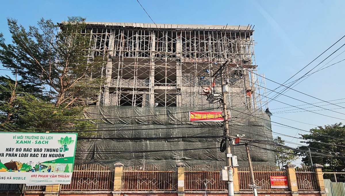 Dong Nai: Ai dang thi cong nang cap truong THCS Trang Dai?-Hinh-5