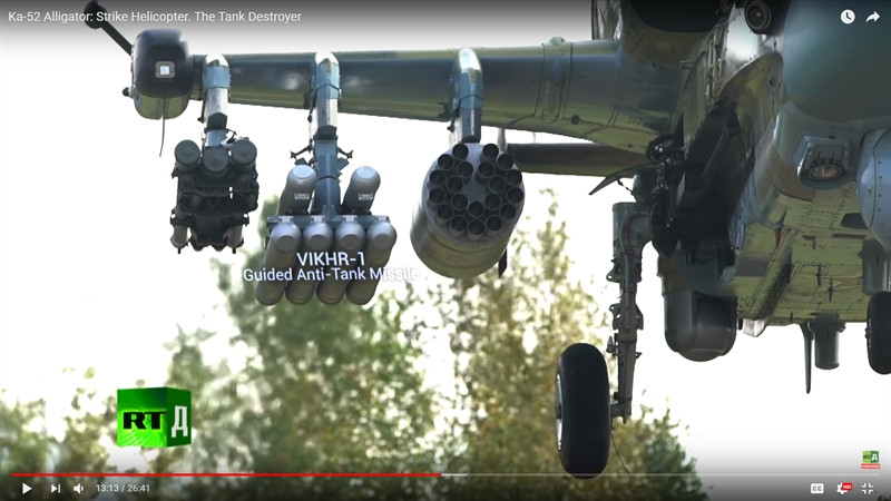 Ka-52 có thể bay với tốc độ tối đa 300km/h, trần bay tới 5.500m, tầm bay đến 1110 km. Trực thăng Nga được trang bị một số loại tên lửa chống tăng có điều khiển, tên lửa không đối không, rocket tấn công mặt đất 80 mm và pháo tự động tốc độ cao 30 mm.