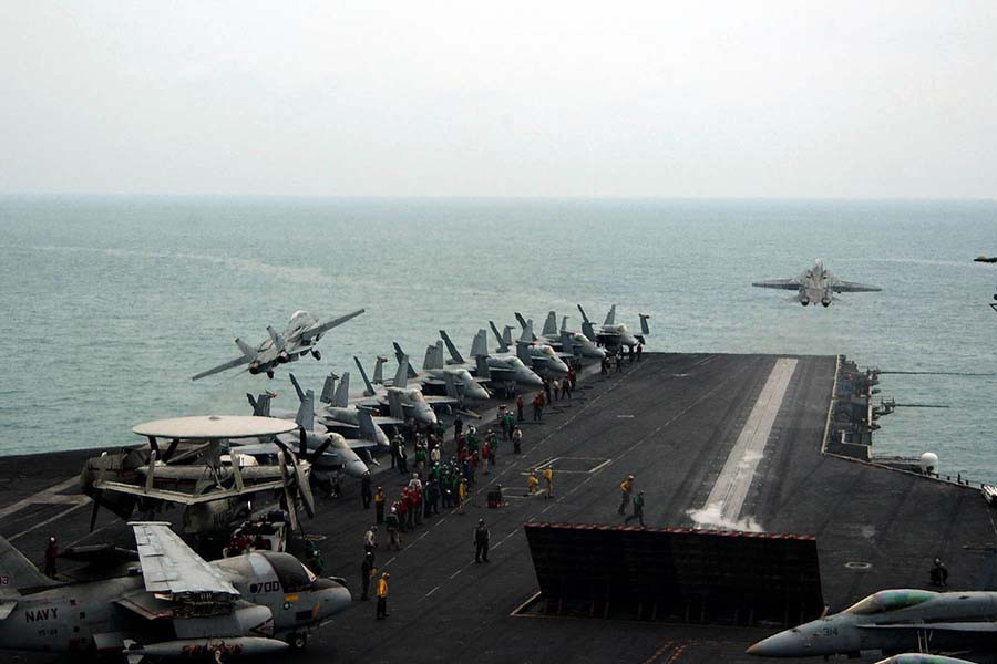 Hơn nữa, Trung Quốc có kinh nghiệm vận hành tàu sân bay chưa đầy 10 năm, trong khi Mỹ có gần 1 thế kỷ kinh nghiệm tích lũy được từ nhiều cuộc xung đột trên nhiều châu lục.