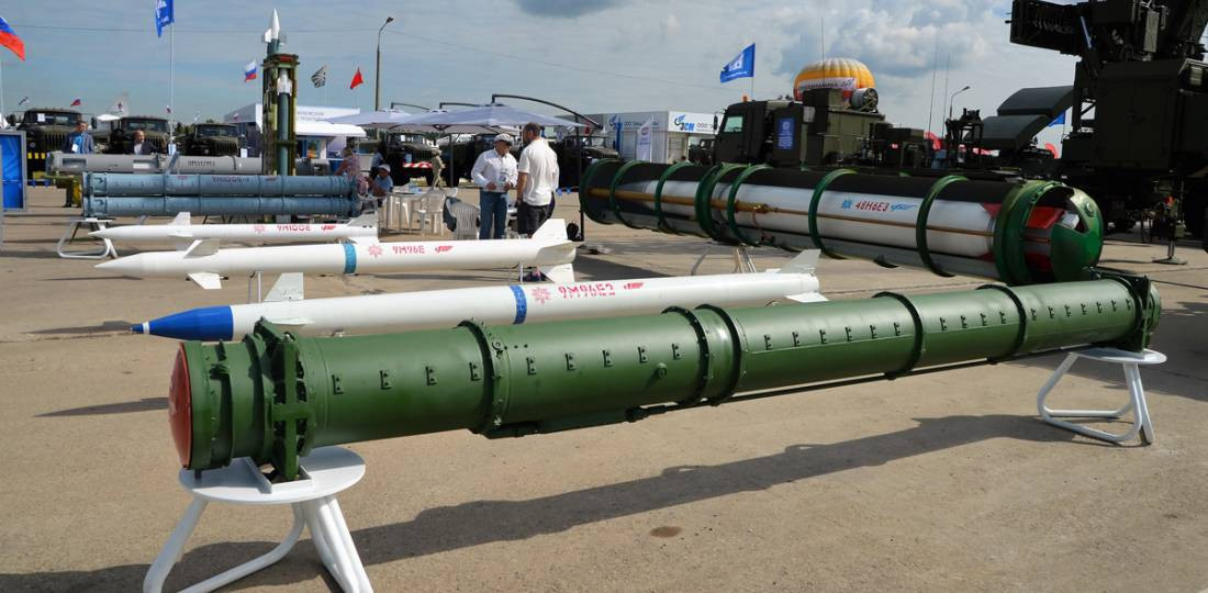 Việc Nga đồng ý bán tên lửa 9M96 cho Thổ Nhĩ Kỳ là bất ngờ cực lớn, bởi từ trước tới nay họ vẫn từ chối tích hợp vũ khí này vào S-400 bản xuất khẩu nhằm giữ thị phần cho S-350E Vityaz.