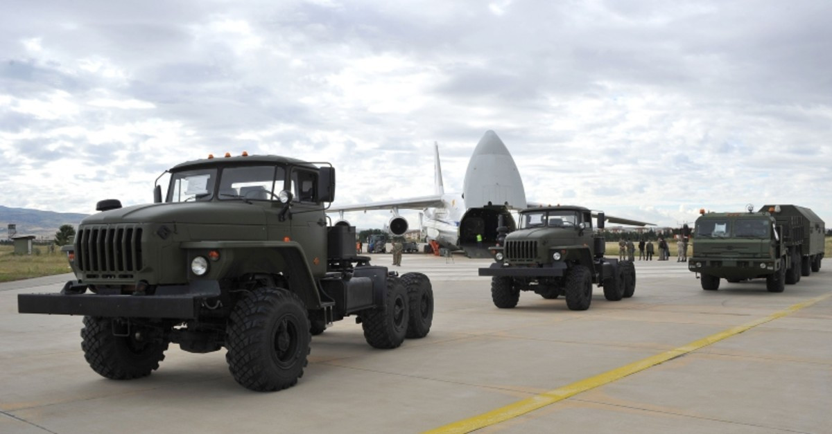 Các chuyên gia quân sự rất muốn xem sức mạnh của S-400 Thổ Nhĩ Kỳ thể hiện trong thực tế ra sao, sau khi Ankara nhiều lần tuyên bố họ đã dùng radar cảnh giới 96L6E của Triumf để phát hiện tiêm kích tàng hình F-35 từ rất xa.