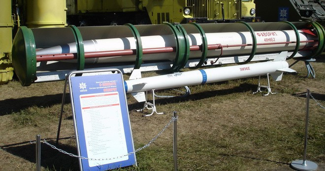 Tên lửa 9M96 có khả năng tiêu diệt đa dạng các loại mục tiêu tấn công đường không, bao gồm máy bay cánh cố định, trực thăng, tên lửa hành trình... trong dải độ cao từ 15 m cho tới 30 km, vận tốc Mach 3,5.