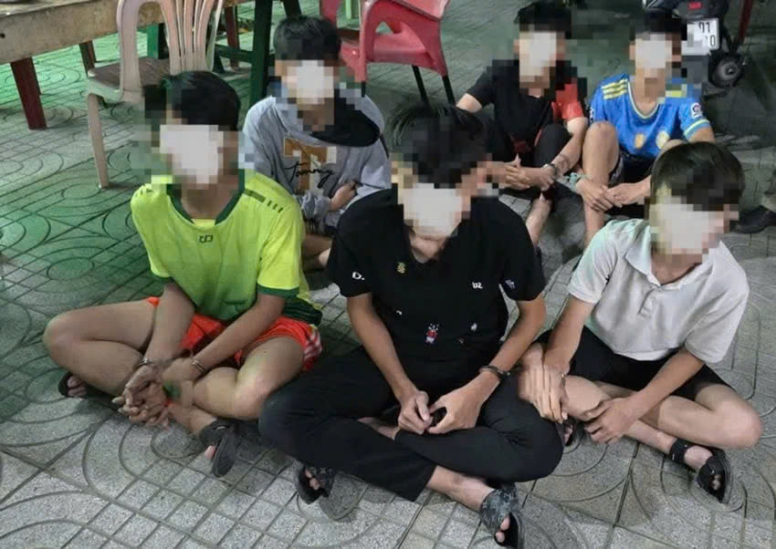 Đồng Nai: Bắt nhóm “tuổi teen” đánh người đi đường cướp tài sản Dong Nai: Bat nhom “tuoi teen” danh nguoi di duong cuop tai san