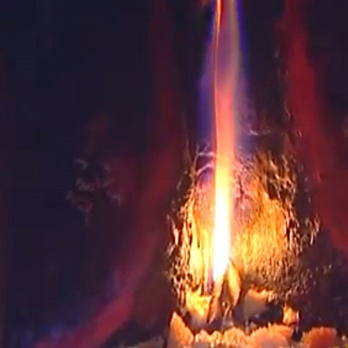  5. Đền Kangra, Himachal Pradesh - nơi có ngọn lửa bất tử: Nằm ở dãy Himalaya thấp, ngôi đền này nổi tiếng vì giữ ngọn lửa cháy không ngừng trong hơn một thế kỷ… và không ai biết tại sao. Các nhà khoa học cho rằng, có một nguồn cung cấp khí thiên nhiên như khí mê-tan giữ cho việc đốt cháy diễn ra xuyên suốt.