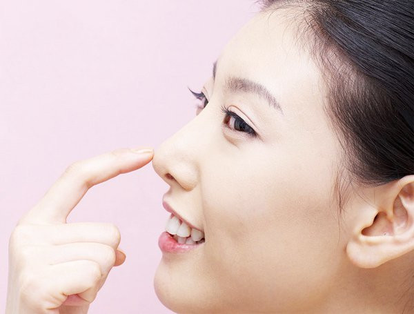 Phau thuat nang mui anh huong gi den tuong so?