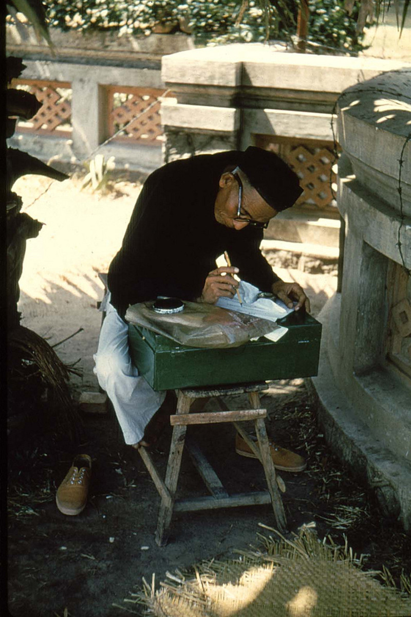 Sài Gòn 1956 - Lăng Ông, thầy bói đoán vận mệnh, giải quẻ.