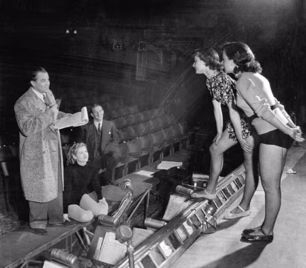 Ngôi sao điện ảnh Audrey Hepburn ở tuổi 11 lần đầu thử vai, 1842.