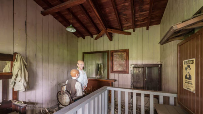 Nhiếp ảnh gia Veillon cho biết nơi đây trông giống như bối cảnh trong các bộ phim về nước Mỹ vào những 1800.