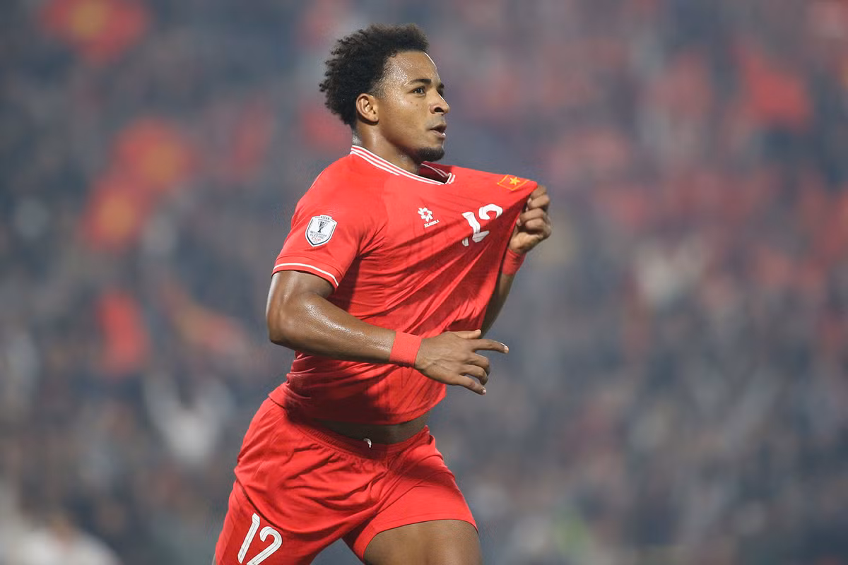 Duoc tang o to, Nguyen Xuan Son phai nop bao nhieu tien thue?