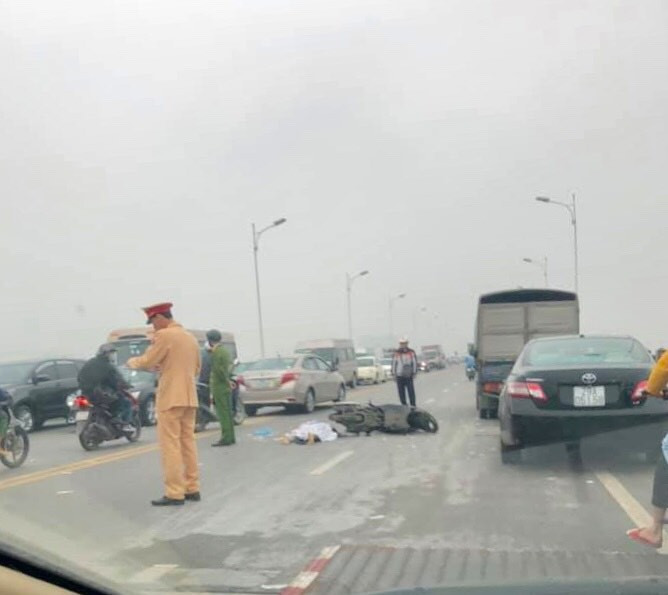 Do trong người không có giấy tờ tuỳ thân nên danh tính của nạn nhân chưa được làm rõ.