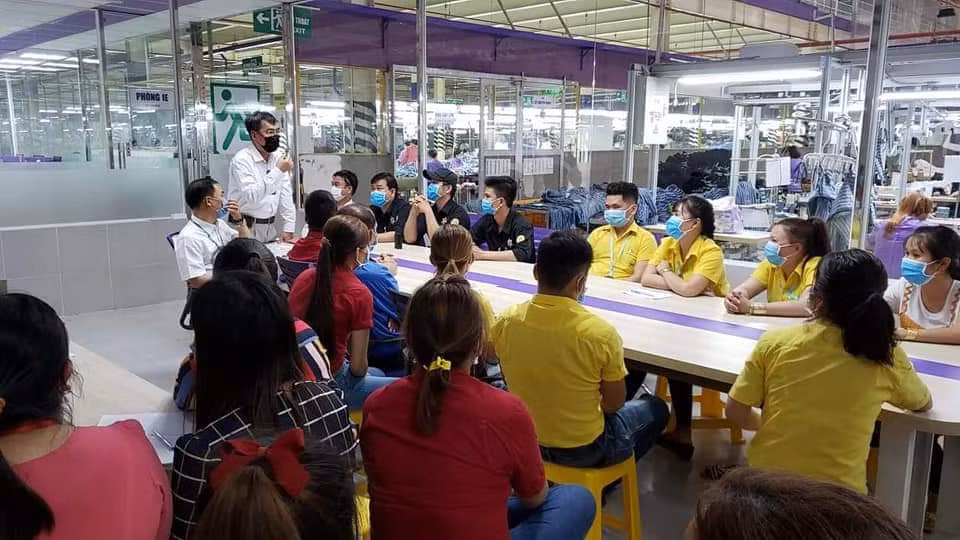 Huy dong toan luc luong y te tham gia phong chong Covid-19