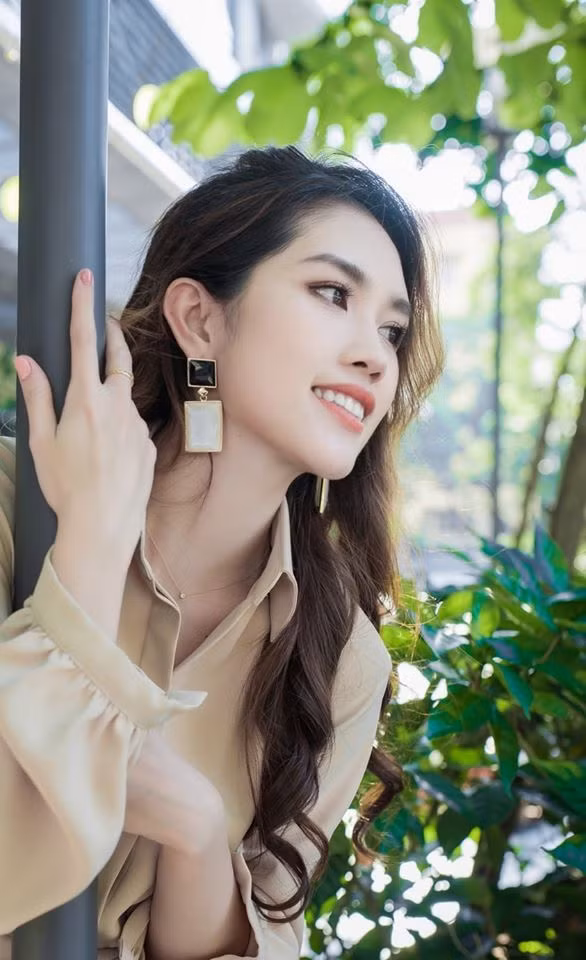 Vo kem 13 tuoi cua Minh Tiep: Co gai 25 tuoi ga gam chong toi!-Hinh-3