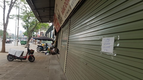 Hiện tại, các cửa hàng từ số 38 đến số 46 (cạnh số 42 quán Miến Lươn) đã đóng cửa.