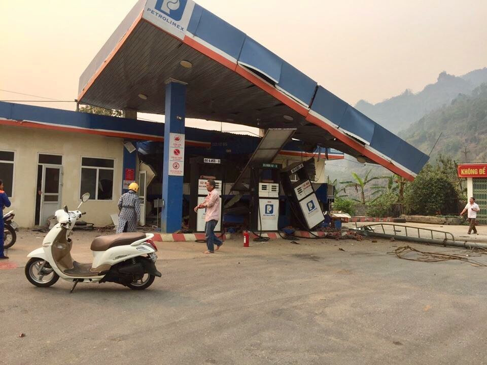 Ngay sau khi xảy vụ tai nạn, các lực lượng chức năng của tỉnh Lai Châu đã có mặt hiện trường điều tra, lảm rõ nguyên nhân xảy ra vụ việc.