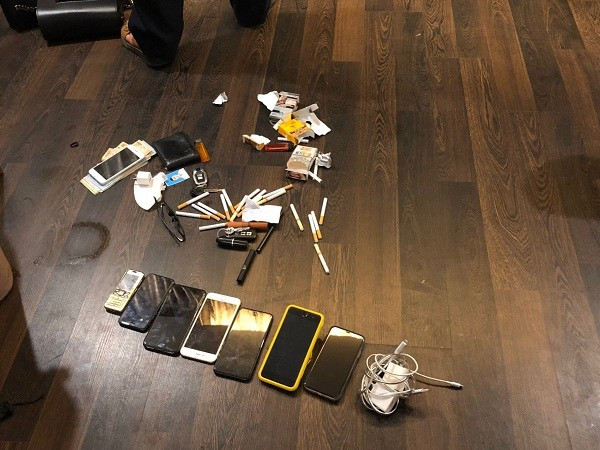 7 đối tượng gồm: Nguyễn Thị Bích Mỹ (SN 1994, trú tại xã Đức Bồng, huyện Vũ Quang, tỉnh Hà Tĩnh), Trần Quang Sang (SN 1999, trú huyện Thạch Hà, tỉnh Hà Tĩnh), Trần Phương Thảo (SN 1995, trú tại huyện Hương Sơn, tỉnh Hà Tĩnh), Nguyễn Hương Thảo (SN 1995, trú tại huyện Hương Sơn), Trần Thị Huyền (SN 1998, trú tại huyện Can Lộc, tỉnh Hà Tĩnh), Lê Thị Việt Trinh (SN 2000, trú tại Tĩnh Gia, huyện Thanh Hóa), Dương Đình Trường (SN 1997, trú tại phường Trần Phú, TP Hà Tĩnh). (Ảnh: Nguoiduatin)