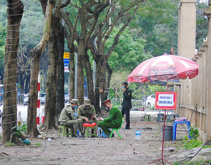 Các tầng của tòa nhà có 14 phòng ở và 1 phòng sinh hoạt chung, mỗi phòng có khoảng 8 giường, công suất tiếp nhận tại toà nhà này khoảng 2.000 trường hợp. (Ảnh: Kinhtedoth)