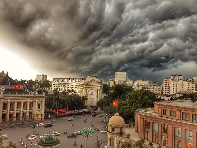 Du bao thoi tiet ngay 3/8: Nhieu vung co dong, gio giat manh