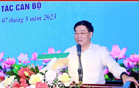 Phó Bí thư Tỉnh ủy Nghệ An đề nghị, đồng chí Lê Thị Hoài Chung có trách nhiệm cùng với tập thể lãnh đạo, chỉ đạo Đảng bộ, Nhân dân huyện Yên Thành thực hiện các mục tiêu lớn, nhiệm vụ trọng tâm quan trọng để đưa huyện nhà ngày một phát triển.