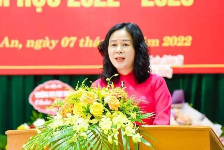 Phát biểu nhận nhiệm vụ, Bí thư Huyện ủy Yên Thành Lê Thị Hoài Chung hứa sẽ tiếp tục học tập, nghiên cứu, bám sát thực tiễn để tiếp cận nhanh với công việc; rèn luyện đạo đức, tác phong của người đảng viên; cầu thị, học hỏi, quyết tâm, quyết liệt trong lãnh đạo, chỉ đạo, cùng tập thể Ban Thường vụ Huyện ủy, Ban Chấp hành Đảng bộ huyện xây dựng, đoàn kết, chia sẻ, đồng thuận để hoàn thành tốt các mục tiêu được giao. Xây dựng huyện Yên Thành ngày một phát triển. 