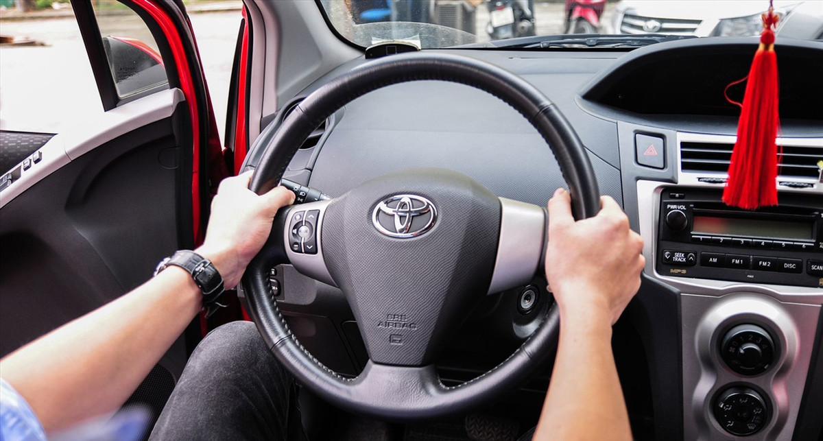 Theo tài liệu của các trinh sát Phòng Cảnh sát hình sự Công an tỉnh Lào Cai thu thập được thì khoảng năm 2017, Khé đã từng nhờ người thân của gia đình vay Ngân hàng Chính sách xã hội tỉnh 400 triệu đồng để mua taxi chạy khách; nhưng khi số tiền này cầm chưa “nóng” tay thì đối tượng đã đem nướng hết vào các canh bạc đỏ đen. (Ảnh minh họa, nguồn Internet)