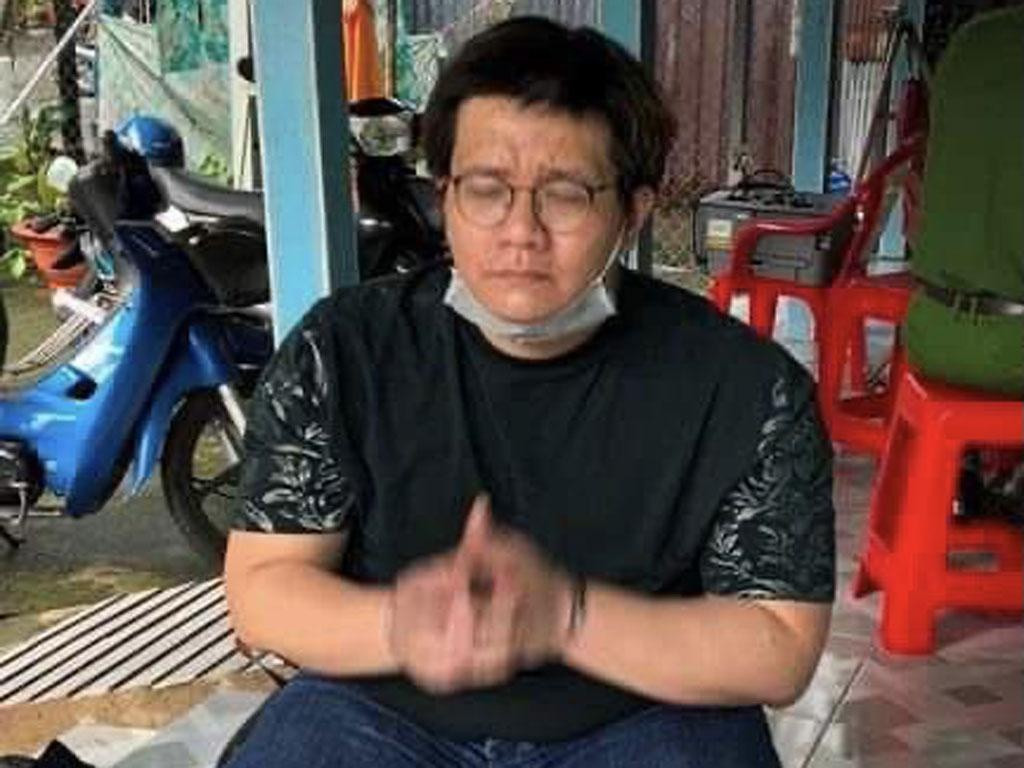 Do đó, cần xác định bị can thực hiện bằng phương thức nào, cách thức vượt qua cảnh báo, mã truy cập, tường lửa, sử dụng quyền quản trị hoặc các phương thức khác của Khang để xâm nhập được vào sàn T-Rex. Việc Khang chiếm quyền điều khiển ra sao, có can thiệp vào chức năng hoạt động của phương tiện điện tử không? Khang đã lấy cắp dữ liệu như thế nào và có sử dụng trái phép hoặc thay đổi làm giả, hủy hoại dữ liệu hay không để xác định có dấu hiệu phạm tội. 