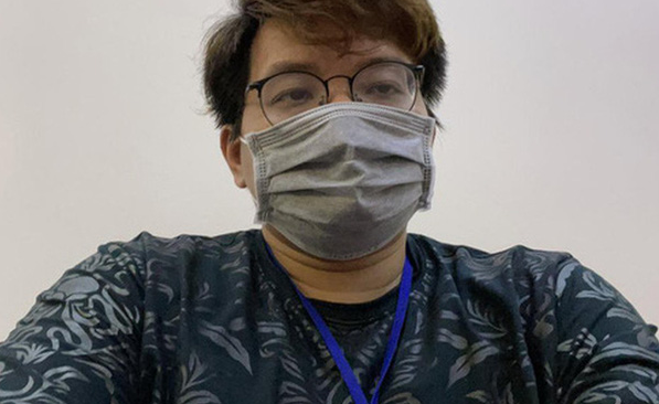 Qua nghiên cứu hồ sơ, tòa nhận thấy hành vi của Khang còn có dấu hiệu của một tội phạm khác. Cụ thể, Khang xâm nhập vào trang T-Rex chiếm quyền điều khiển tài khoản, chuyển 29.672,36126 USDT về tài khoản của mình. Sau khi bị nhân viên sàn này khóa tài khoản, Khang tiếp tục xâm nhập vào sàn này đánh cắp dữ liệu 29.000 khách hàng của sàn. 