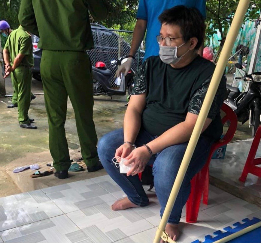 Đồng thời, cần xác định đây có phải hành vi truy cập bất hợp pháp vào tài khoản của người khác để chiếm đoạt tài sản không? Vì vậy, tòa quyết định trả hồ sơ như đã nêu trên. 