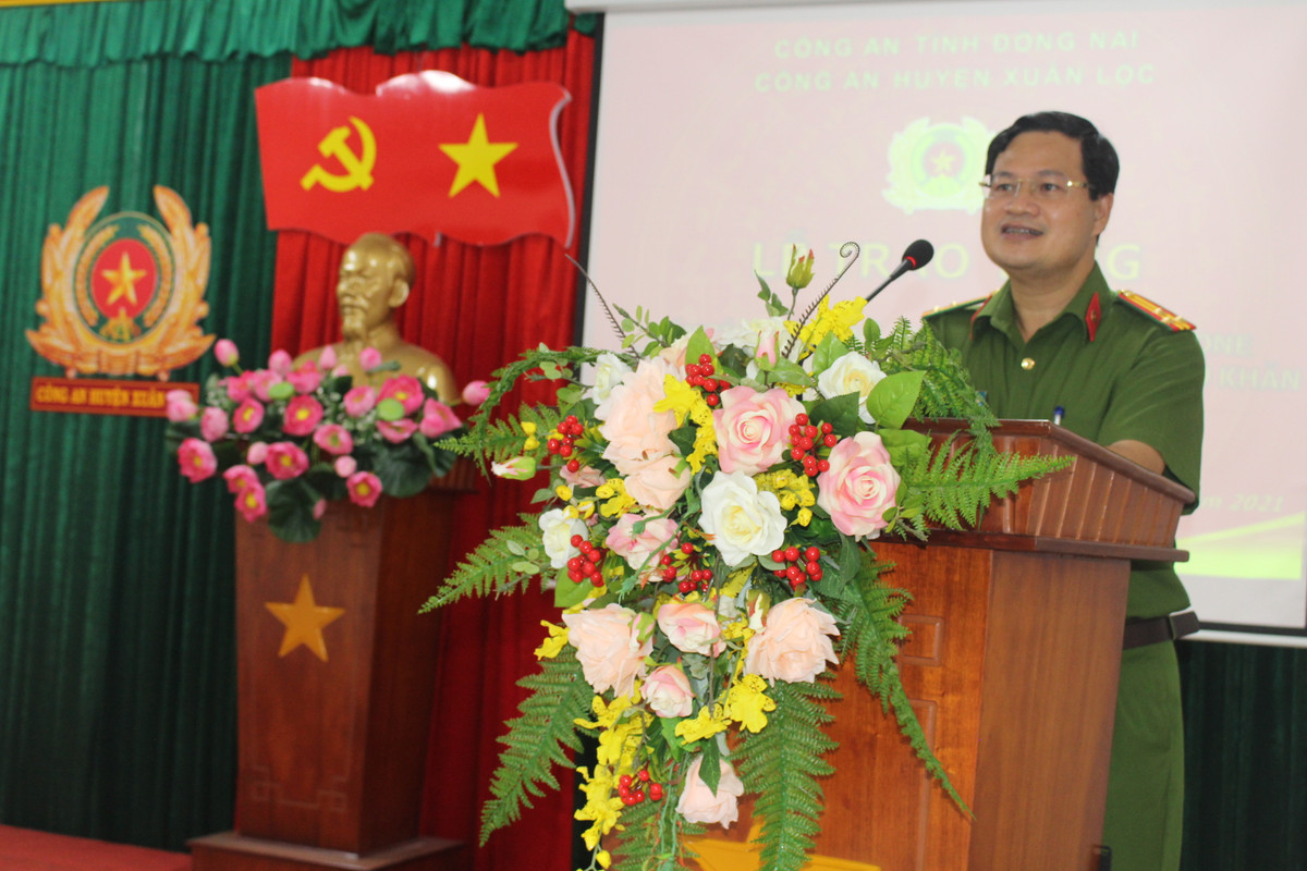 Trước khi được bổ nhiệm làm Phó Giám đốc Công an tỉnh Đồng Nai, thượng tá Sơn từng giữ các chức vụ Trưởng phòng kỹ thuật nghiệp vụ, Trưởng công an huyện Xuân Lộc, Trưởng công an huyện Nhơn Trạch. 