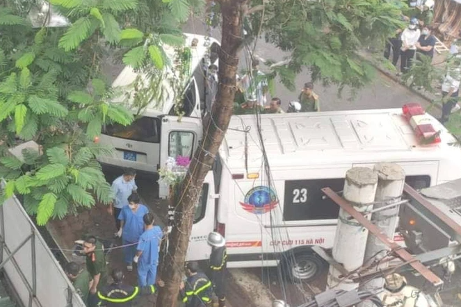 Đến 14h15, đám cháy cơ bản được khống chế. Thông tin sơ bộ ban đầu, đám cháy xuất phát từ khu vực tầng 6 quán Karaoke cao 6 tầng đang dừng hoạt động để sửa chữa. 