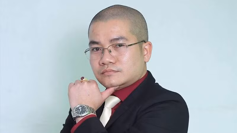 Sau đó, Luyện giao cho các cá nhân (Nguyễn Thái Lĩnh, Nguyễn Thái Lực và người thân) đứng tên và tự "vẽ" ra 58 dự án không có thật (chưa làm thủ tục pháp lý, chưa được cơ quan có thẩm quyền phê duyệt, cấp phép cho làm dự án) ở các tỉnh: Đồng Nai, Bình Thuận, Bà Rịa – Vũng Tàu… rồi tổ chức quảng cáo là đất nền dự án (đất ở) để lừa bán cho các khách hàng. 