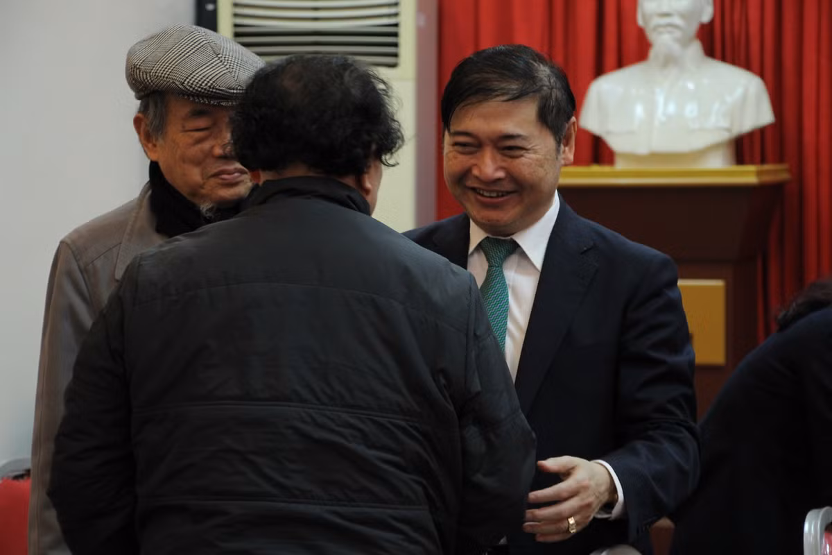 Ông từng giữ nhiều chức vụ như Phó Vụ trưởng Ban Khoa giáo Trung ương; Bí thư Đảng ủy, Viện trưởng Viện Ứng dụng Công nghệ, Bộ Khoa học và Công nghệ. Nay TSKH Phan Xuân Dũng là Chủ tịch danh dự của Tổng hội cơ khí Việt Nam, Thành viên Ban Chỉ đạo Nhà nước dự án Điện hạt nhân Ninh Thuận và nhiều Ban chỉ đạo khác.