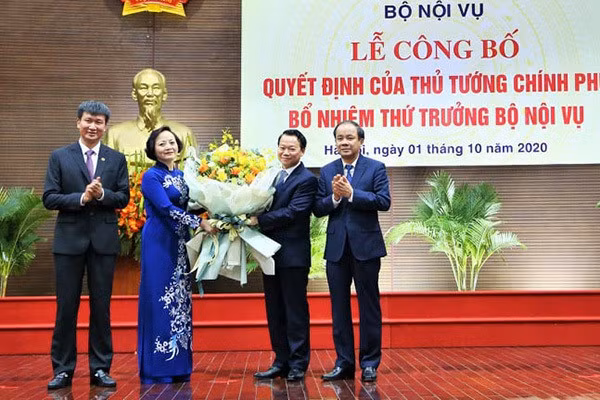 "Việc được giới thiệu ứng cử Đại biểu Quốc hội khóa XV là niềm vinh dự to lớn và cũng là trách nhiệm hết sức cao cả, nặng nề", bà Trà nói và hứa nếu trúng cử sẽ nỗ lực, trách nhiệm, phấn đấu hoàn thành tốt mọi nhiệm vụ theo chức trách, quyền hạn người đại biểu của Nhân dân, vì sự nghiệp của Đảng, của dân tộc trong quá trình đổi mới đất nước.