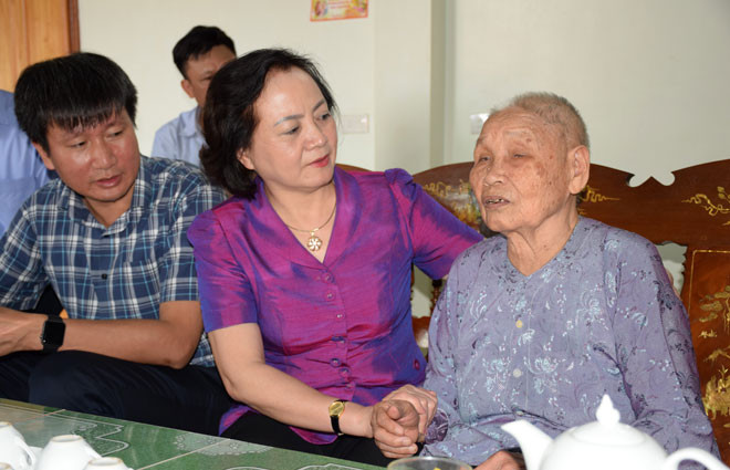 Sau đó, Bộ Nội vụ tổ chức hội nghị lãnh đạo Bộ mở rộng để thảo luận, giới thiệu người ứng cử Đại biểu Quốc hội khóa XV.