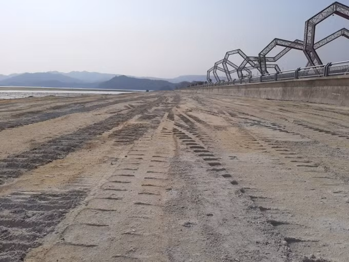 Cty Phuong Dong “trom dat” de san lap trai phep vinh Bai Tu Long?