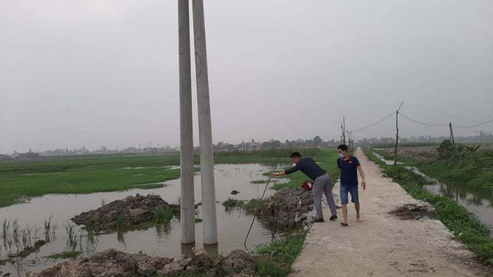 Xot xa 2 anh em ruot chet duoi duoi ho sau chan dot dien