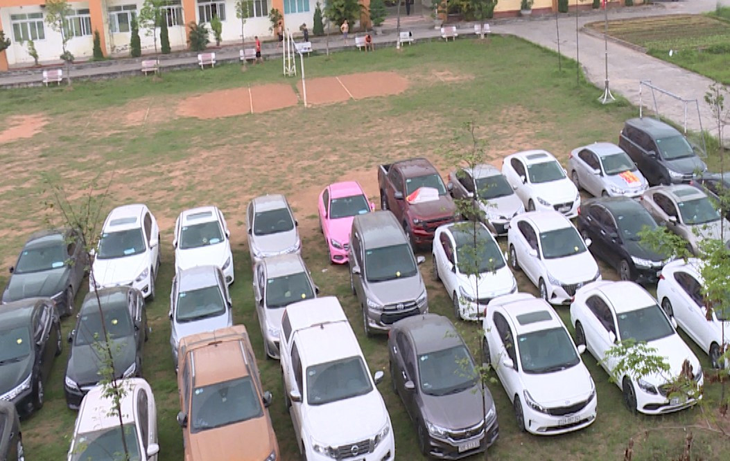 Nhom doi tuong lua dao “cuom nhanh” 70 chiec xe o to