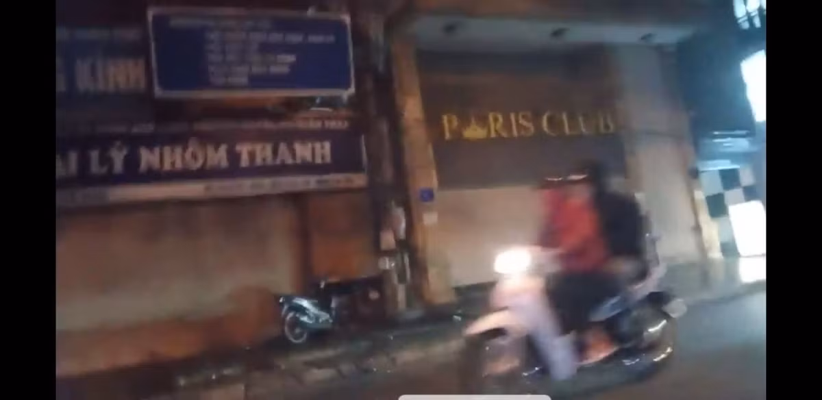 Ha Noi: Bat chap lenh cam, hang loat quan karaoke “len lut” hoat dong