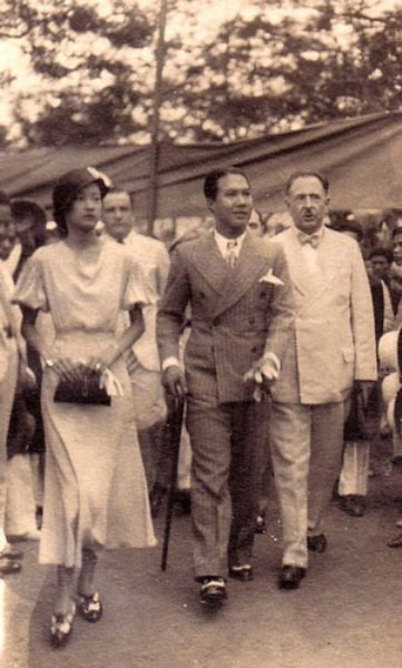 Bảo Đại kết hôn với hoàng hậu Nam Phương năm 1934, khi ông mới tròn 21 tuổi.