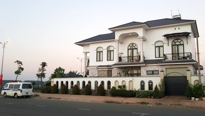 Thay gi tu chuyen nu quan huyen Binh Phuoc bi cuop khong che... cuom khoang 30 trieu?