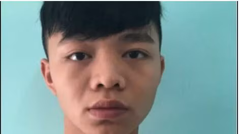 Bi choc tuc tren Facebook, nguoi yeu moi no sung ban 